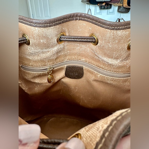 Gucci Bucket Side Pullstring Shoulder Bag - Picture 14 of 16